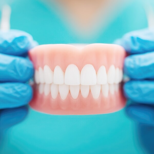 入れ歯との違い